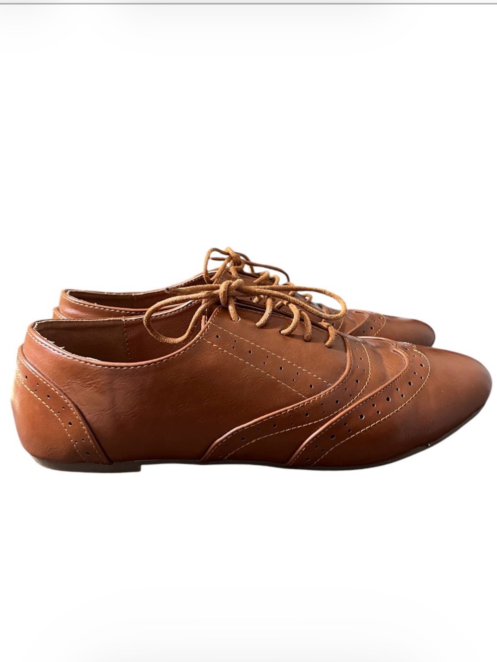 Ollio Women's Brown Leather Lace-Up Wingtip Oxfords
